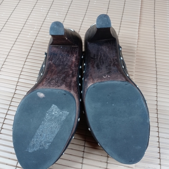 Michael Kors women's black leather 4" heel wood platform mule. Silver studs. Sz - Picture 10 of 10